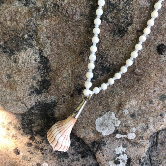 NEW Shell Beaded Necklace (One of A Kind) - Picture 6 of 9